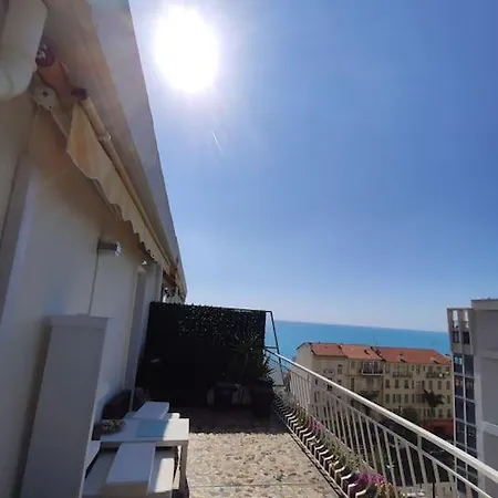 Studio Terrasse Vue A 1min De La Et Tram Διαμέρισμα *