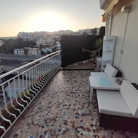Studio Terrasse Vue A 1min De La Et Tram