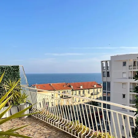 Studio Terrasse Vue à 1min De La Et Tram